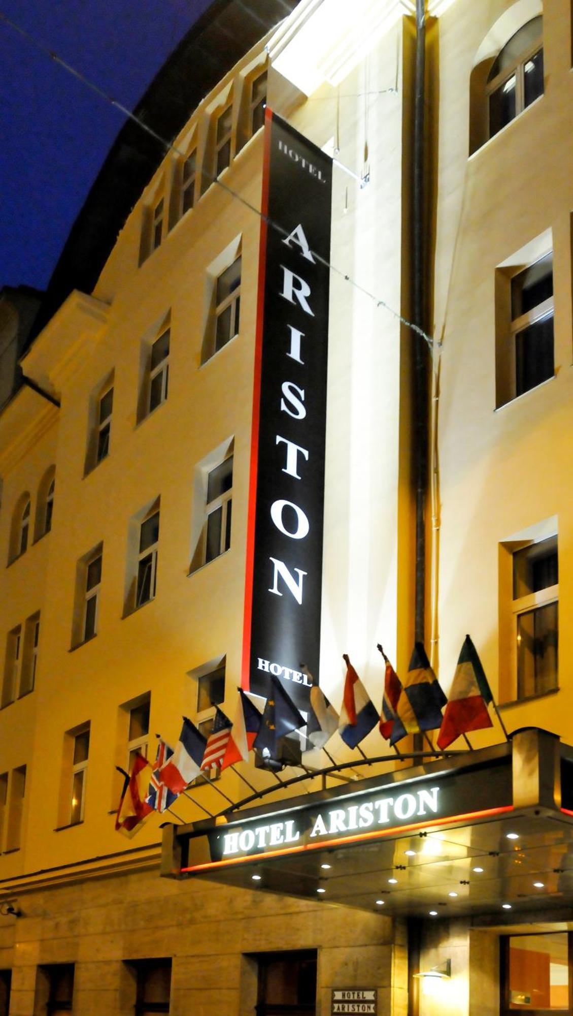 Ariston Praag